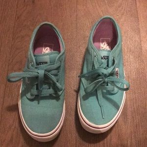 Girls’ VANS. Size 2